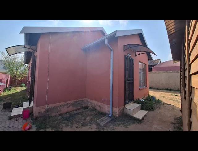 3 BEDROOM PROPERTY TO RENT IN FLEURHOF